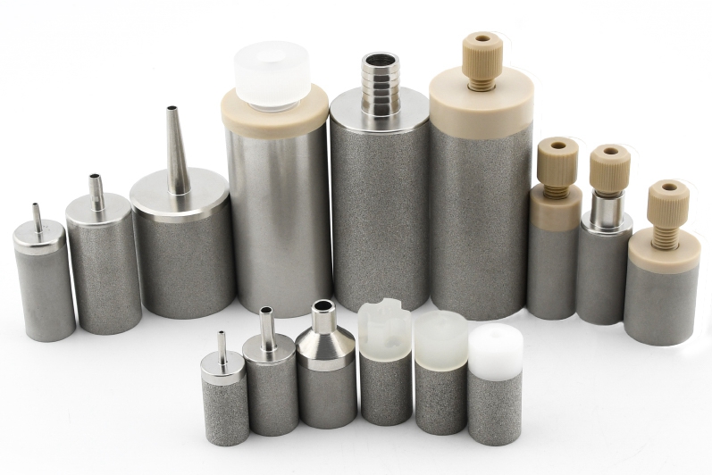 液相色譜分析中，為何建議使用溶劑吸濾頭？